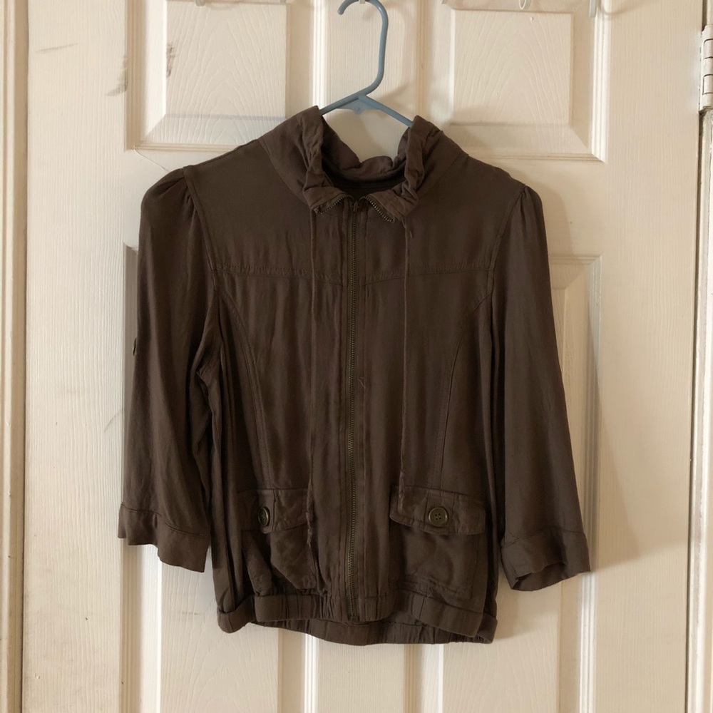 Half sleeve jacket